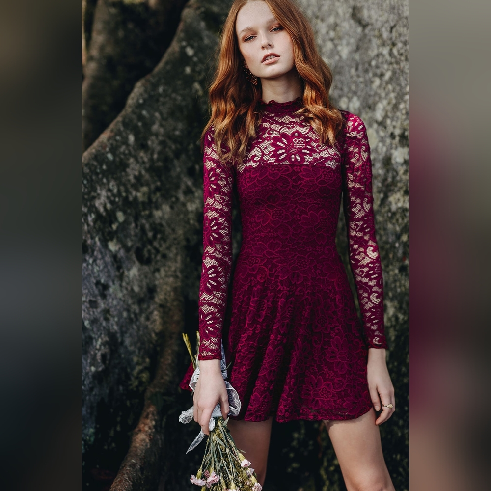 WINE LACE LONG SLEEVE DRESS